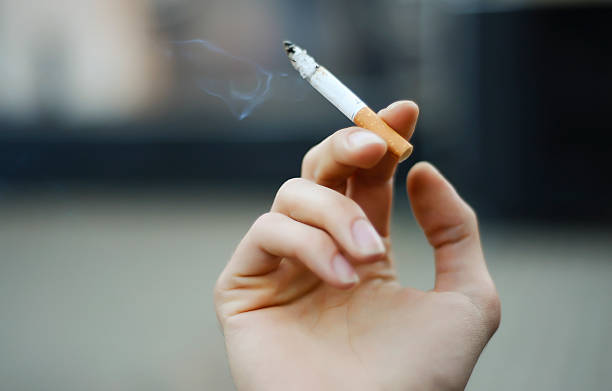 Quá trình lệ thuộc vào thuốc lá bắt đầu từ điếu đầu tiên
